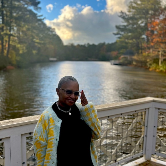 Meet your Posher, Ann - Picture 1 of 1